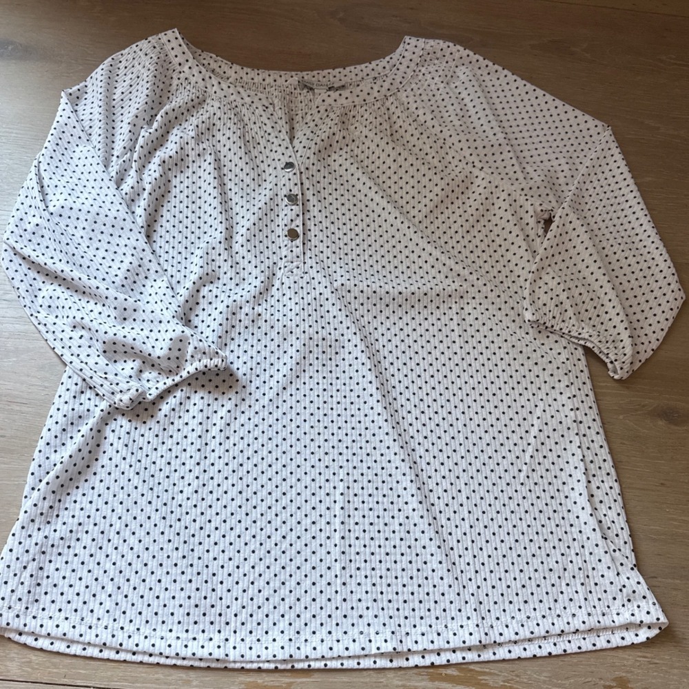 Emily Daniels Polka Dot Henley Top White Black 3/4 Sleeve Smocked Ribbed Medium